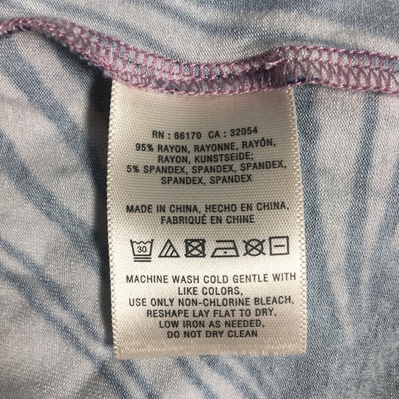 ❌SOLD❌ Lilac & Navy Palm Leaf Dress ❌SOLD❌ - Picture 8 of 8